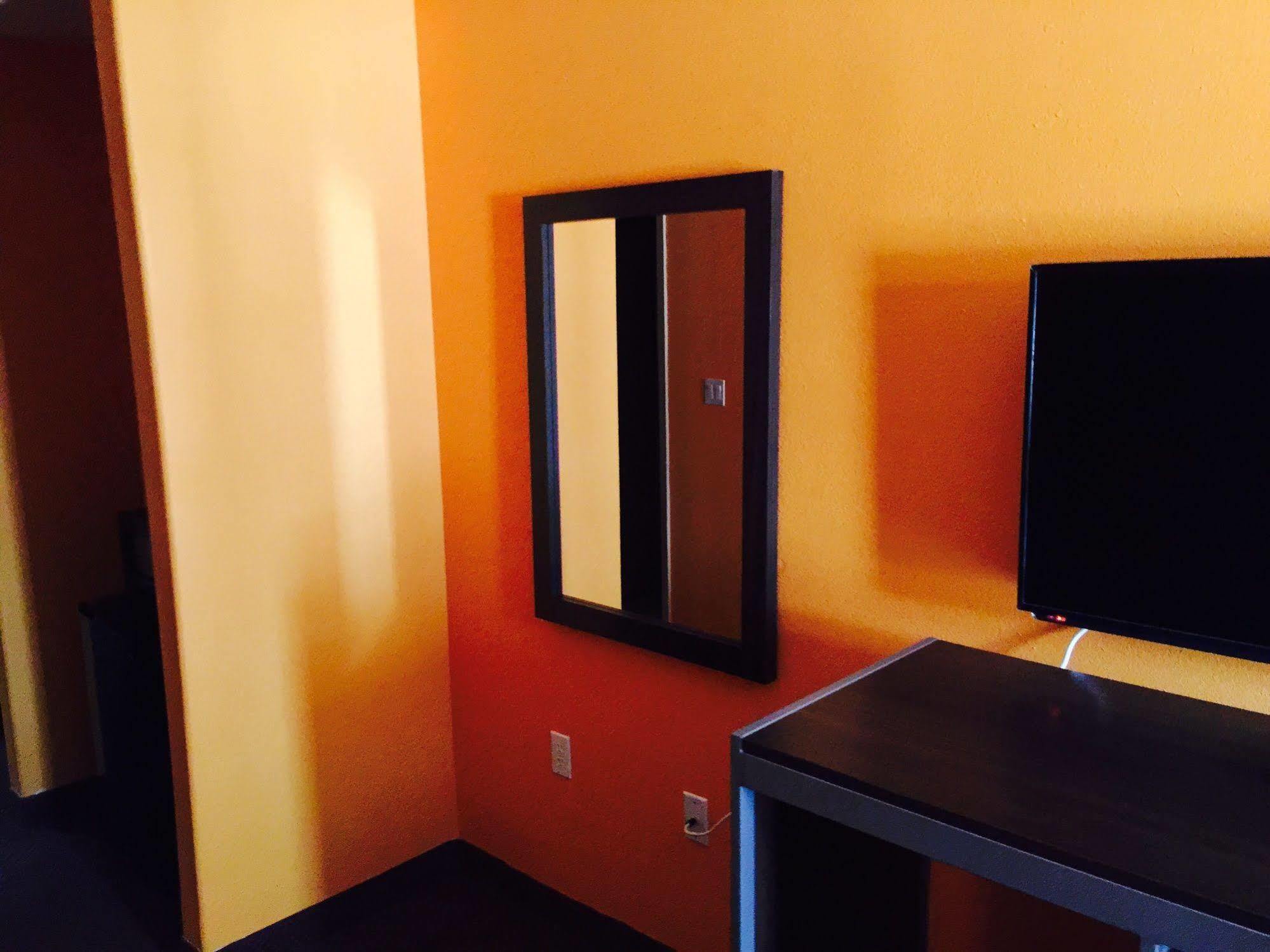 Scottish Inn & Suites Hobby Airport Houston Exteriör bild